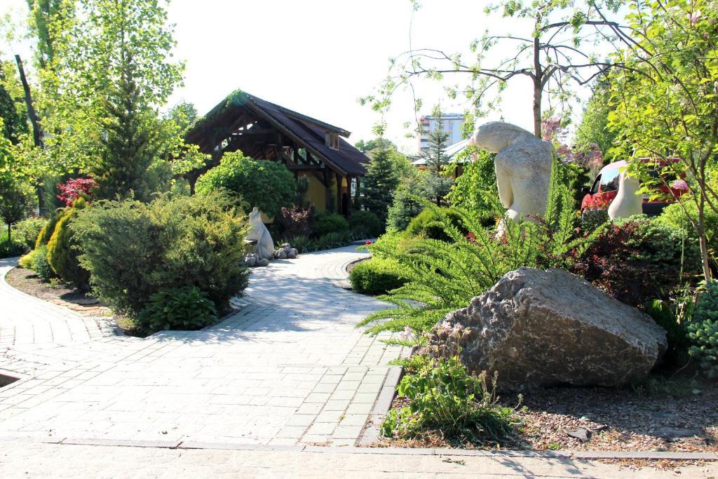 Gala Hotel Kamenets-Podolsk Eksteriør bilde