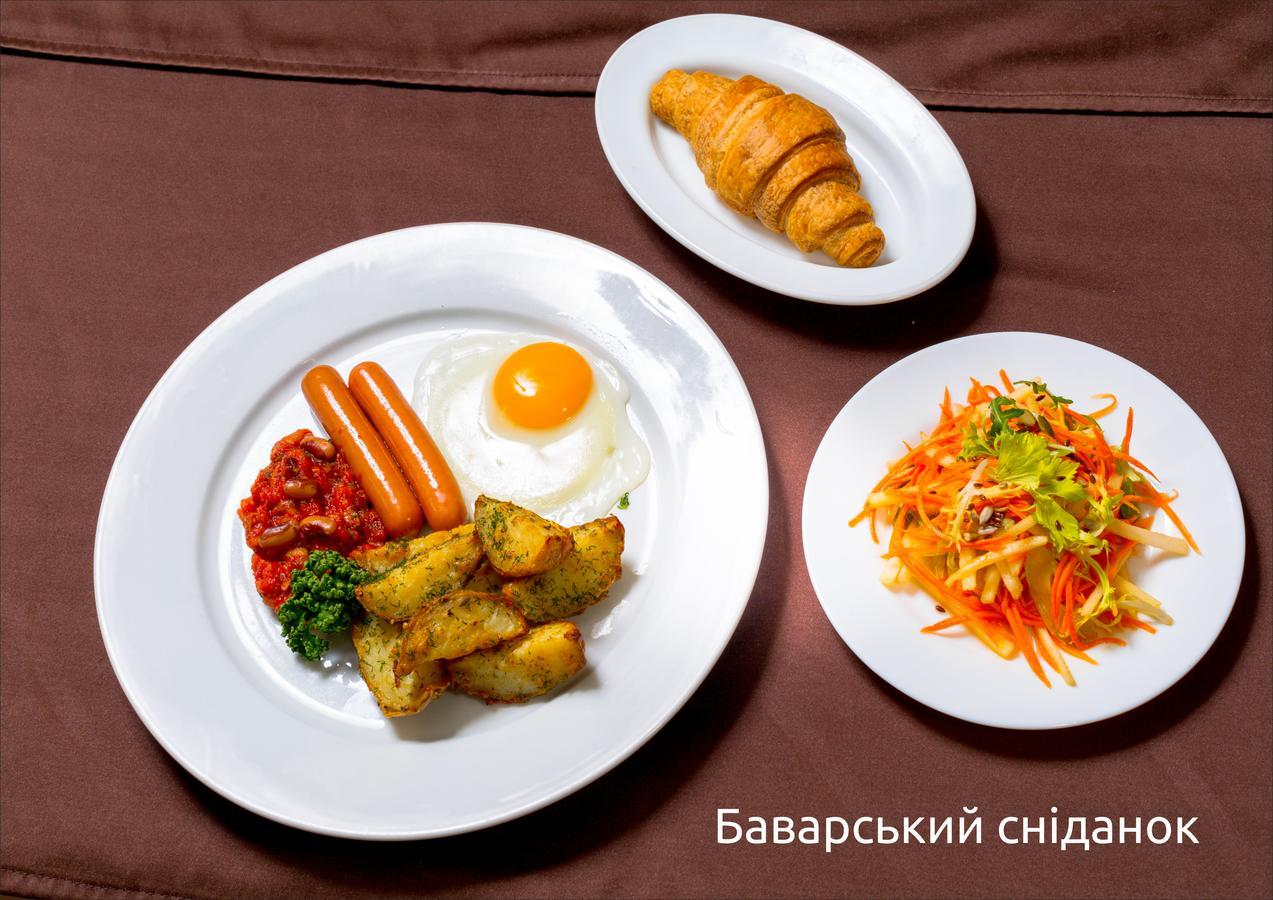 Gala Hotel Kamenets-Podolsk Eksteriør bilde